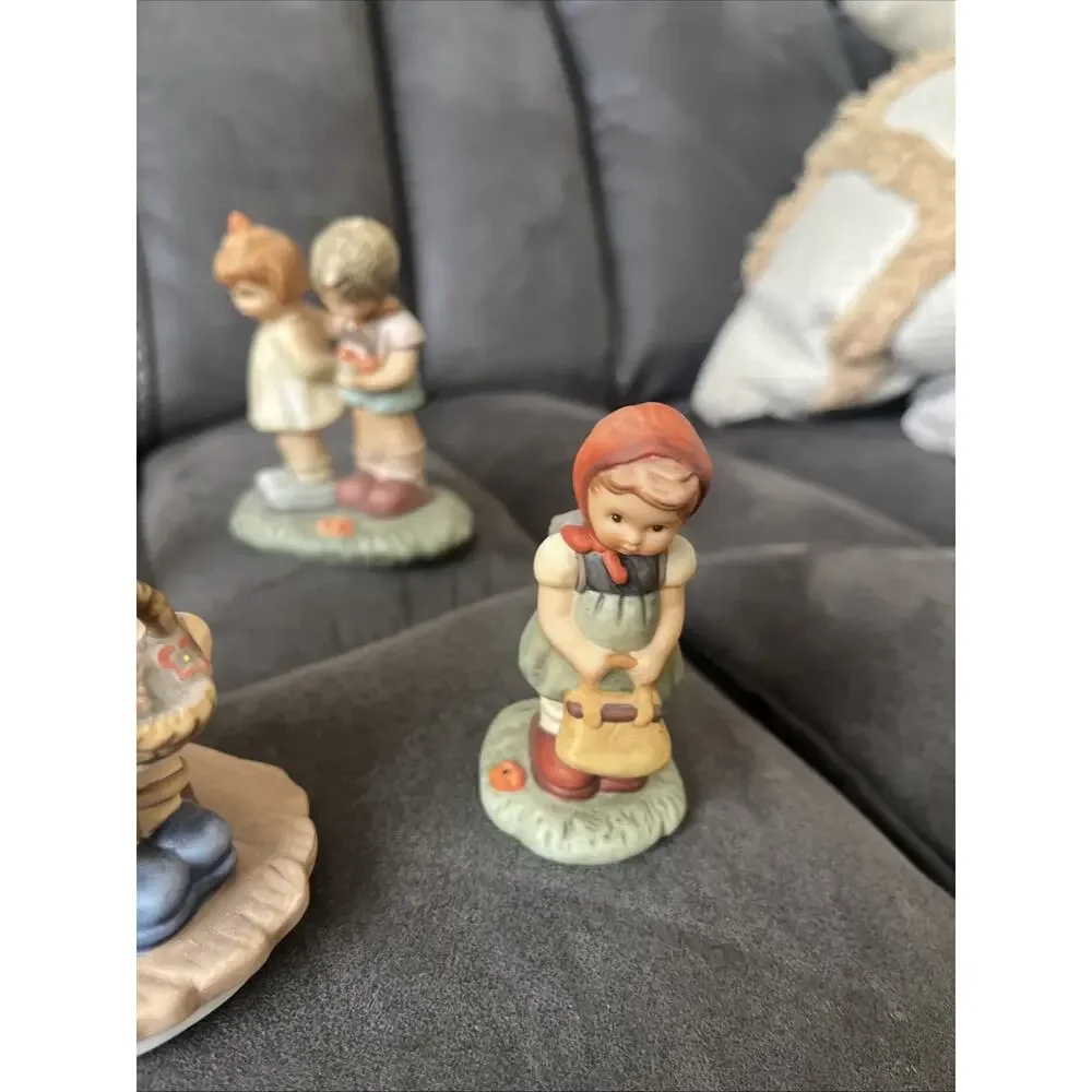 Lot Of 11 Berta Hummel Goebel 2003 Figurine Cat Snowman Swing Children. Perfect!